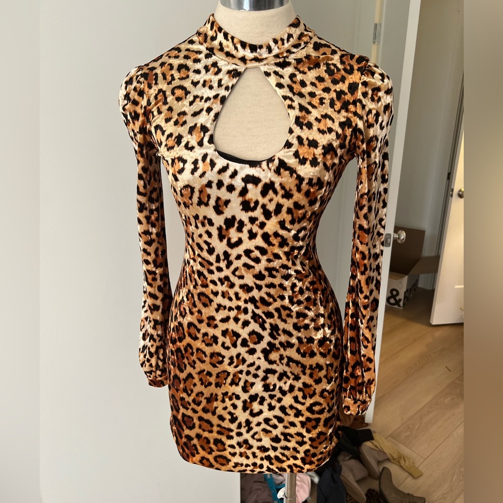 Silence and noise, velvet leopard mini dress
